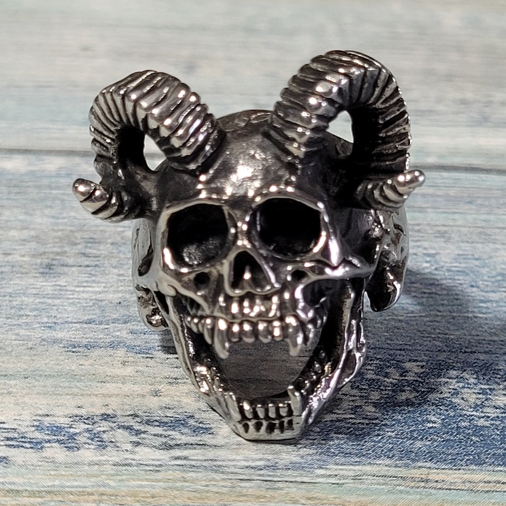 Ram Horns Devil Skull Ring.